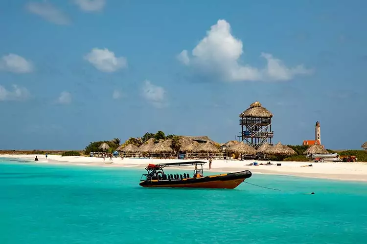 Bounty eilanden; Klein Curaçao (Curaçao)