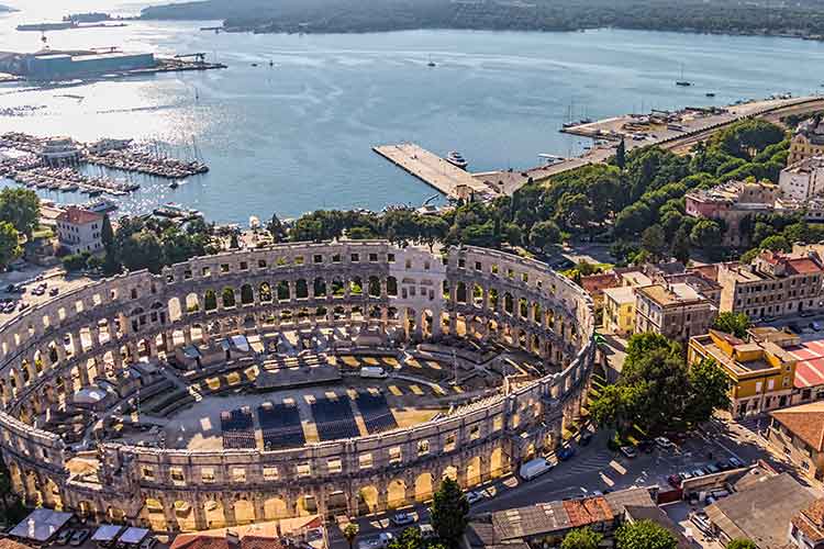 Mooiste badplaatsen Kroatië: Pula