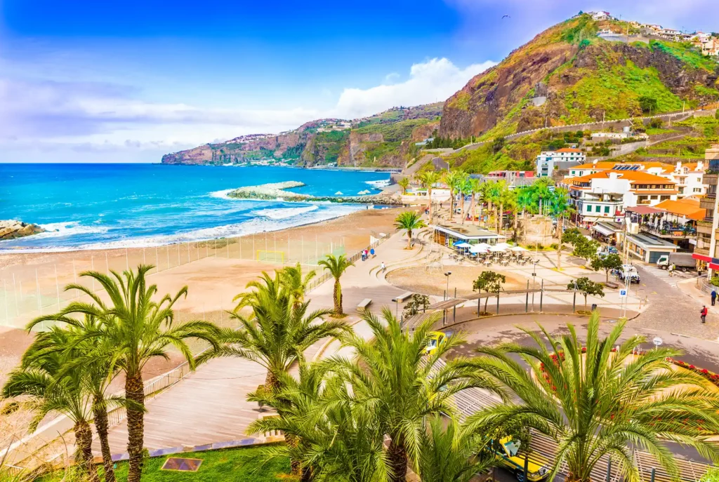 Mooiste stranden Madeira: Zandstrand Ribeira Brava