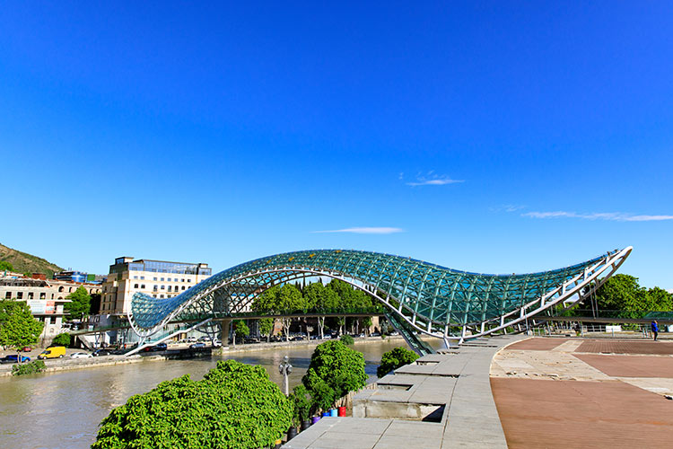 Wat te doen in Tbilisi, Georgië; Bridge of peace