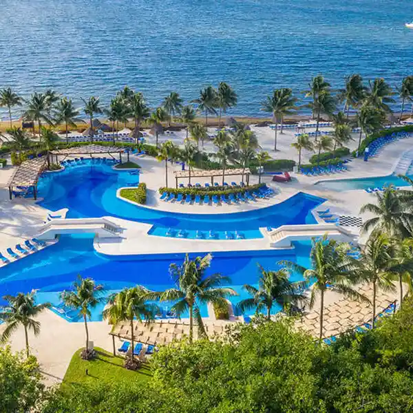 BlueBay Grand Esmeralda, Mexico